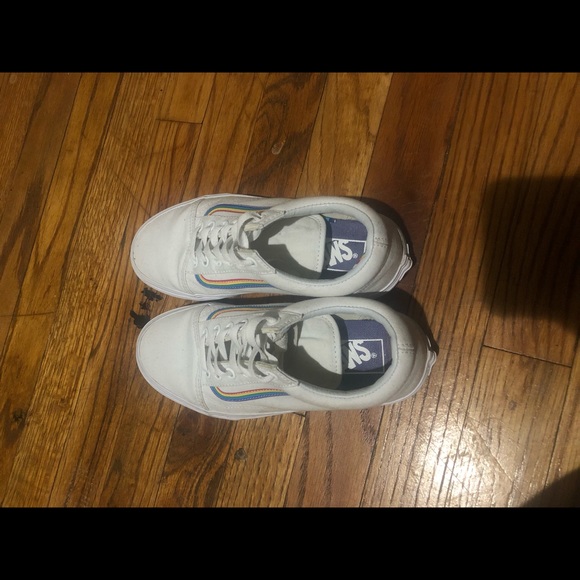 EXCLUSIVE VANS - Picture 3 of 3